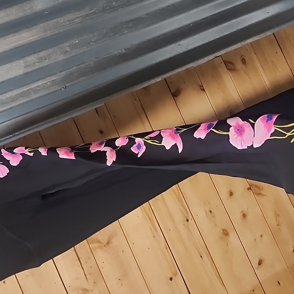 Spanx By Sara Blakely size XS/TP Floral - Picture 4 of 9